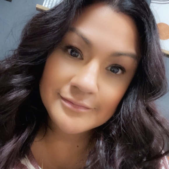 Meet your Posher, Michelle - Picture 2 of 2